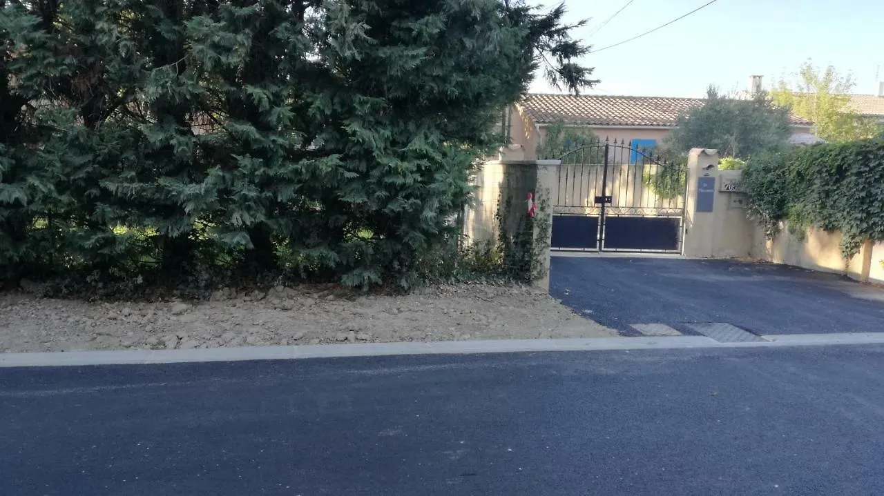 Berne &Michel Bed & Breakfast Avignon